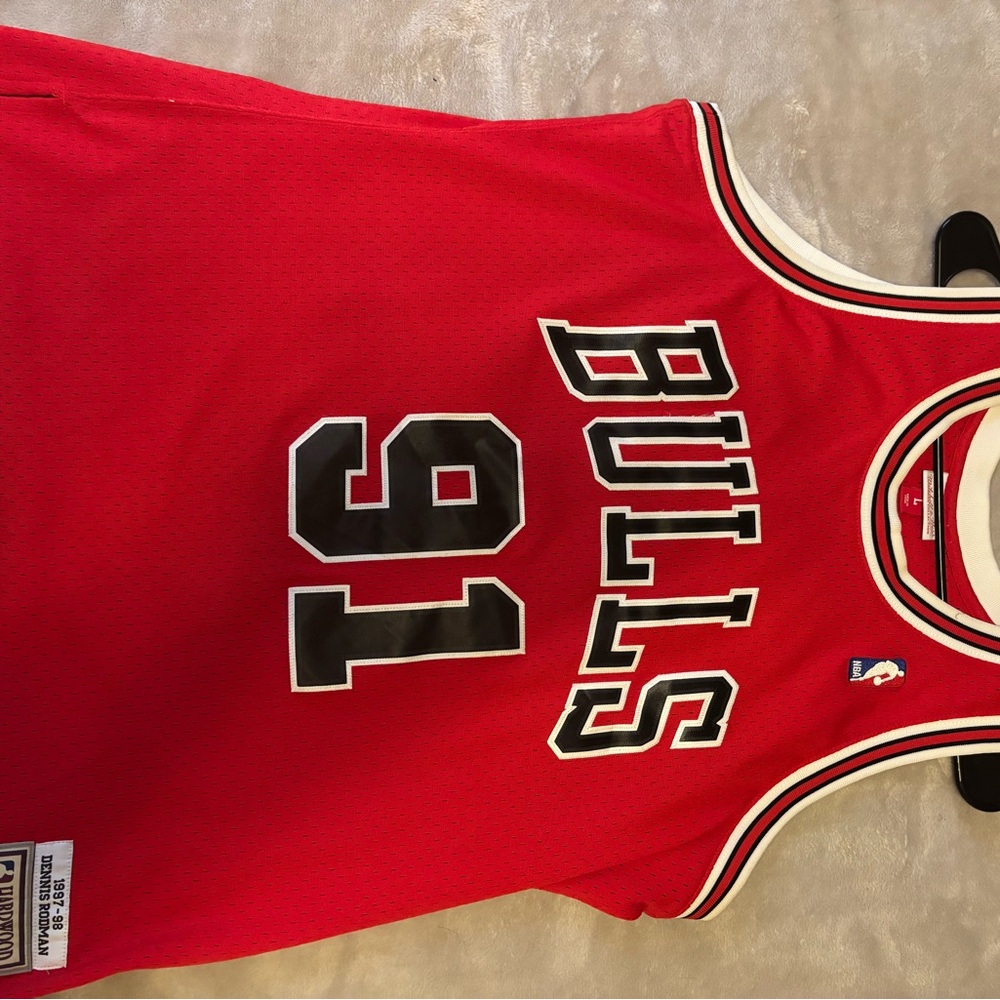 Dennis Rodman Bulls Jersey. Size Large